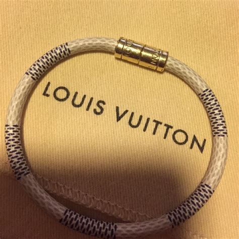 bracelet louis vuitton faux